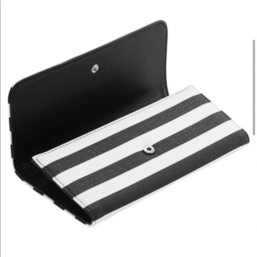 Kut from the Kloth black and white‎ stripped wallet